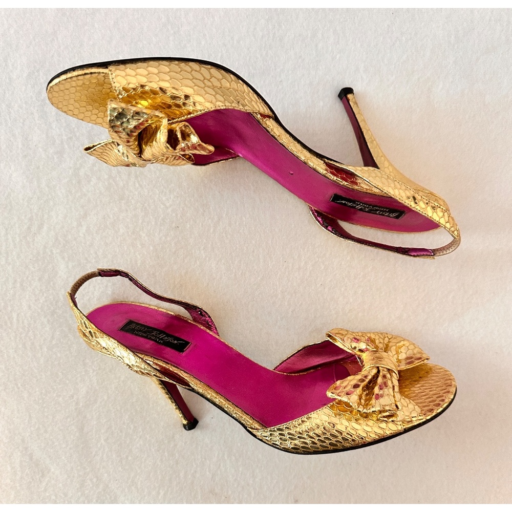 Betsey Johnson Gold Foiled Bow Accent Open Toed Slingback Heel, 9m - Picture 1 of 8